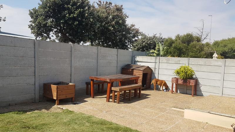 To Let 2 Bedroom Property for Rent in Sunningdale Western Cape